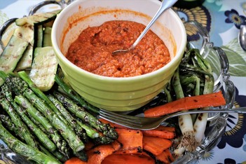 Romesco Sauce with Grilled Vegetables