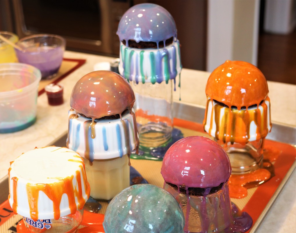 Decorating Galaxy Mousse Cakes with Mirror Glaze 