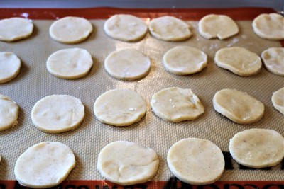 Vanilla Bean Shortbread Tea Cookies