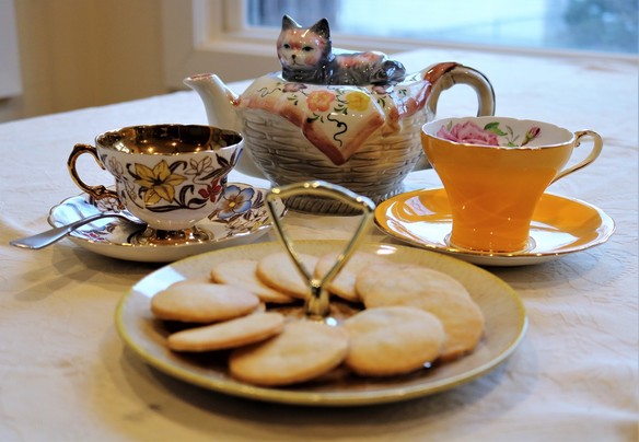 Vintage Tea Party with Vanilla Bean Shortbread Tea Cookies