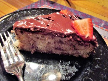 Strawberry Cake with Chocolate Ganache